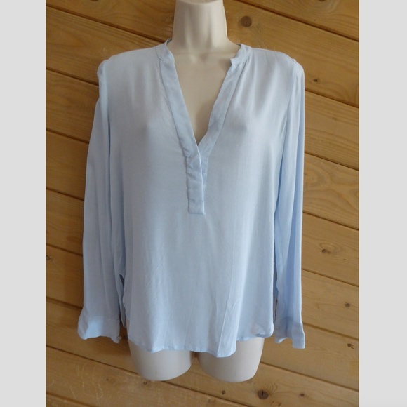 Vince. 4 Deep V-neck Long Sleeve Blouse Light Blue - Picture 1 of 8